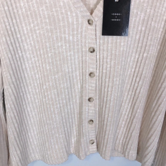 Code x Mode Long Sleeve V-Neck‎ Sweater - Picture 6 of 11